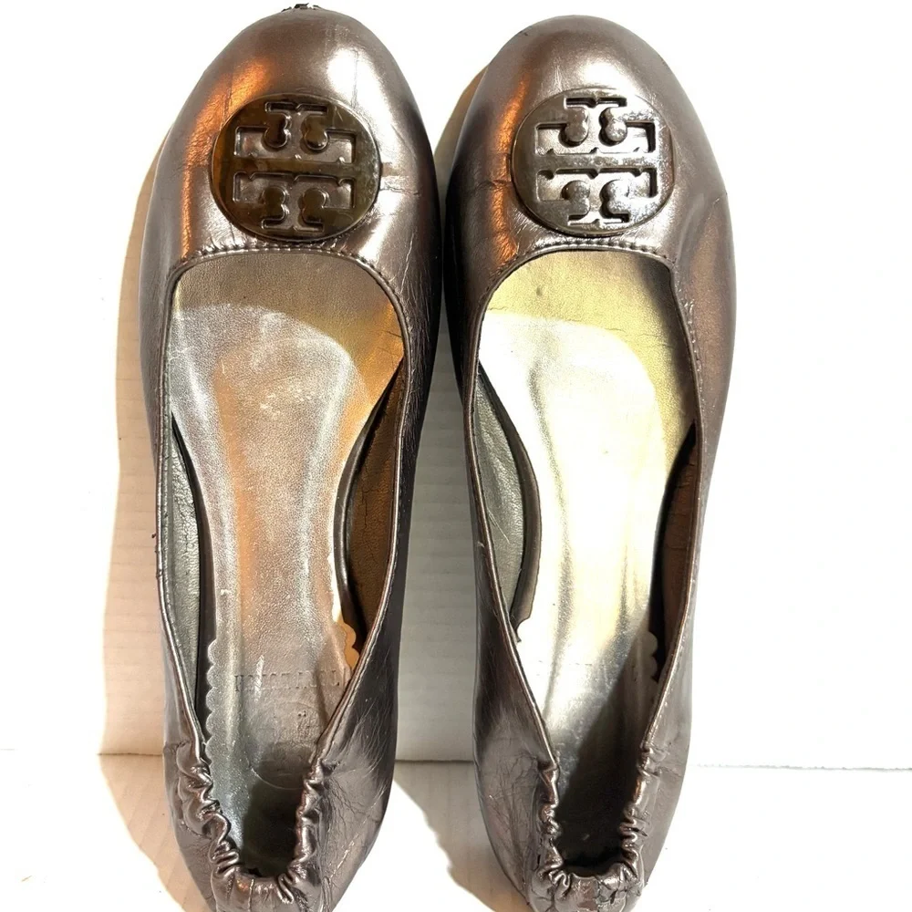 Tory Burch leather ballet flats round toes